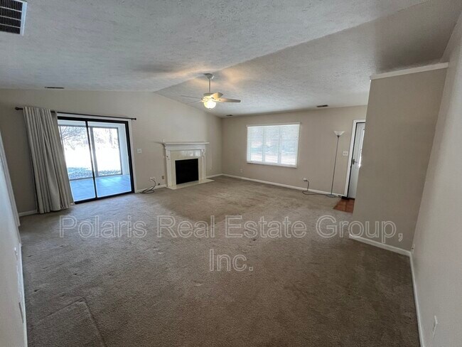 Building Photo - 2568 N Willow Way