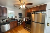 Primary Photo - 19 Pinckney St