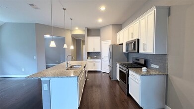 Building Photo - 5030 Rue Dela Croix Dr