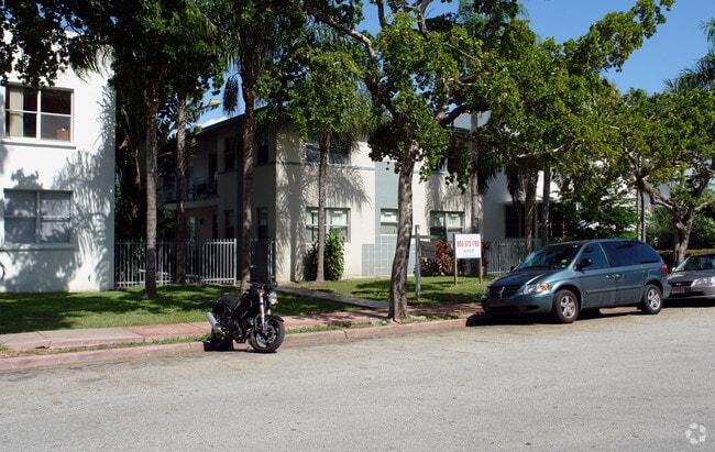 Building Photo - 1040 Jefferson Ave