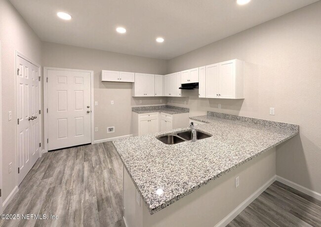 Foto del edificio - 2532 N Davis St