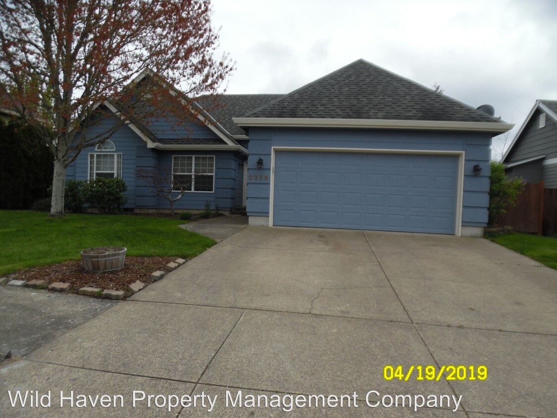 Primary Photo - 3 br, 2 bath House - 2376 NW Grenfell Loop