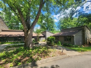 Building Photo - 205 Crowfields Dr