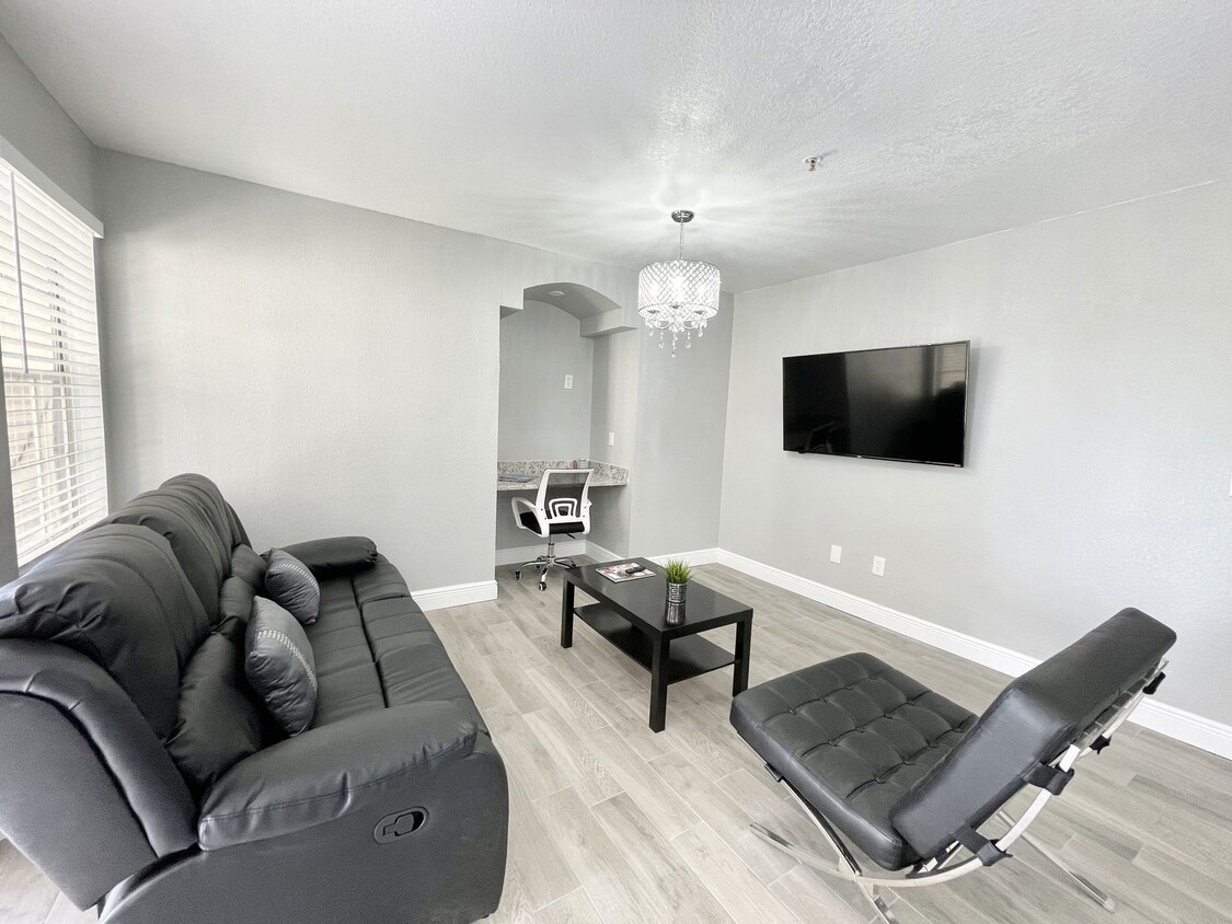 Foto principal - Westpointe Boulevard, Orlando, FL 32835 - ...