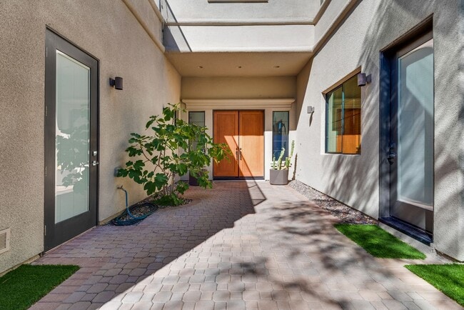 Foto del edificio - Luxury Summerlin Living in Gated Canyon Cr...