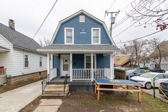 Building Photo - 121 Hill St