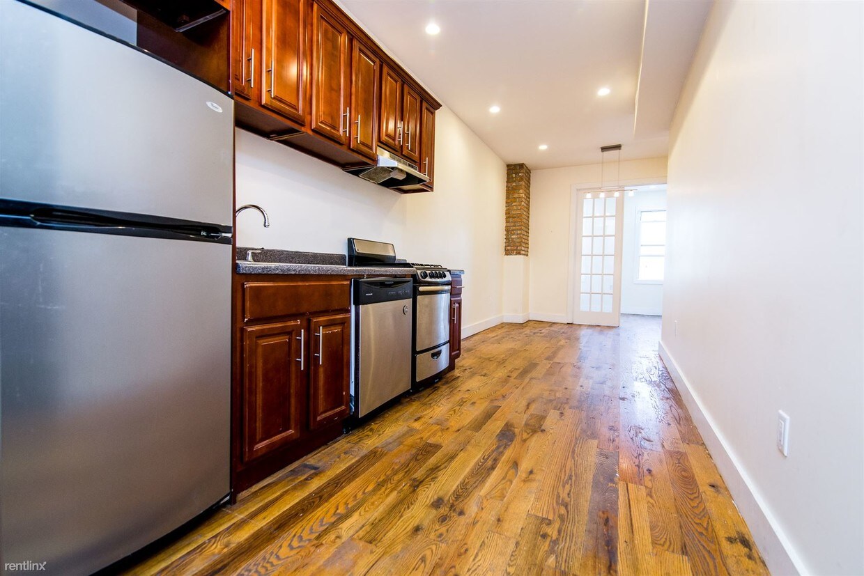 Primary Photo - 2 br, 1 bath Apartment - 295 Maujer St