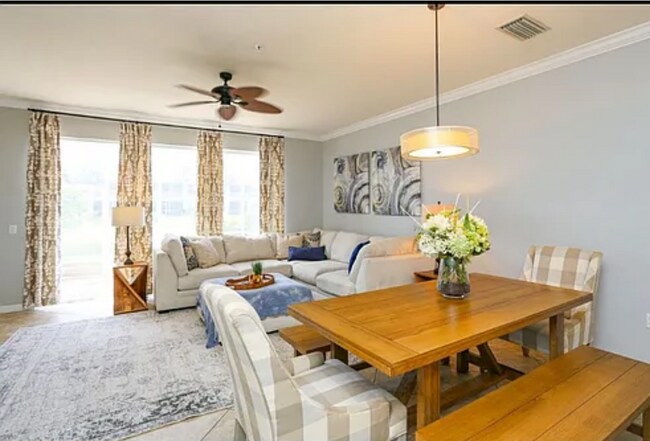 Foto del edificio - 960 Hampton Cir