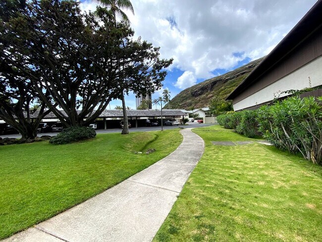 Foto del edificio - Hawaii Kai - The COLONY MARINA:  Lovely townhouse with spacious 4 bedrooms, 3 bath, 2 covered par...