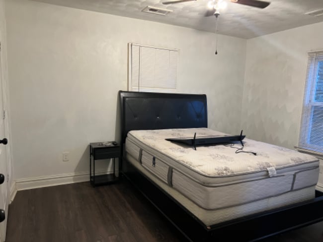 Photo - 2006 Elm Ave House