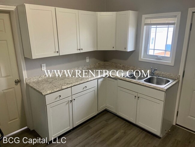 Building Photo - 3 br, 1 bath House - 718 S. Jersey St