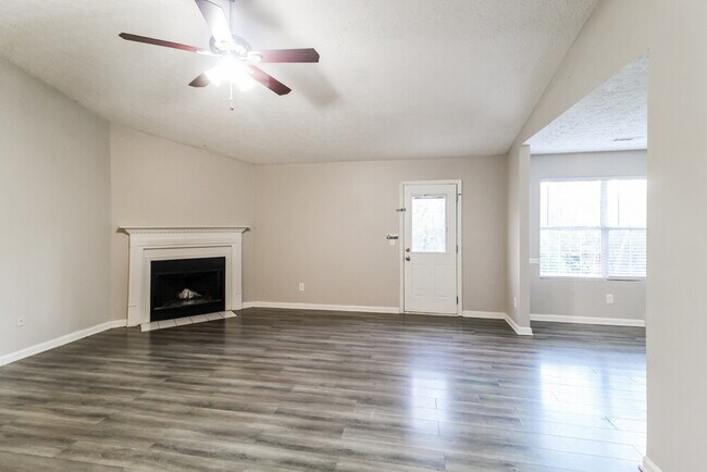 Foto del edificio - 39 Fairview Dr