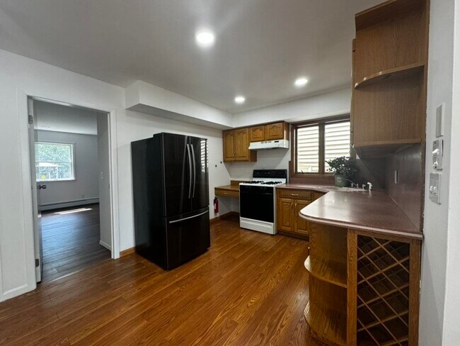 Foto del edificio - 102 Wallington Ave