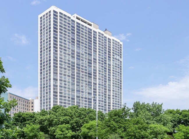 Foto del edificio - 2800 N Lake Shore Dr