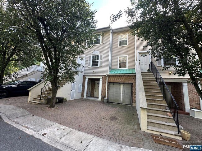 Foto del edificio - 60 Bergen Ridge Rd