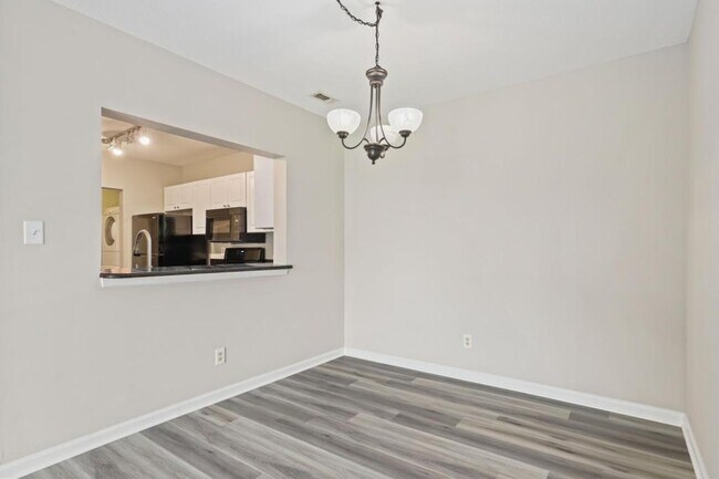 Building Photo - 20273 Beechwood Terrace