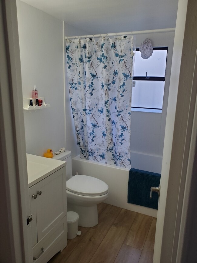 Building Photo - 1529-1529 Boundary Crescent