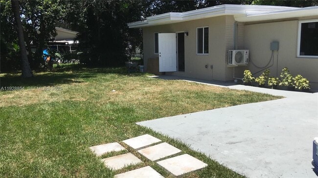 Building Photo - 32 NE 169th St