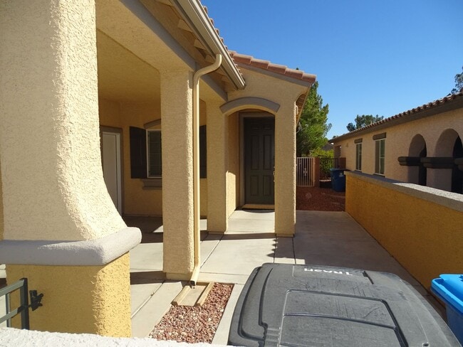 Foto del edificio - 3 bedroom home in SOUTH SUMMERLIN