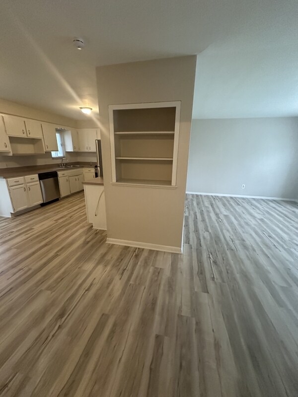 Building Photo - 4913 Donovan Dr