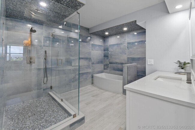 Foto del edificio - 3546 S Ocean Blvd