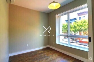 Building Photo - 806 St Johns Pl