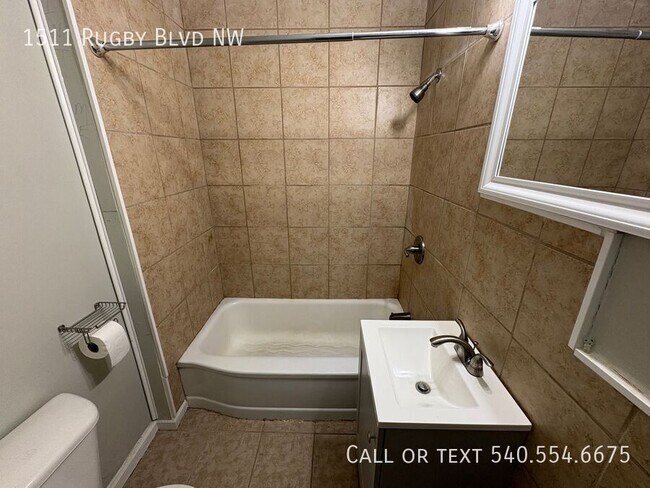 Building Photo - 1511 Rugby Blvd NW
