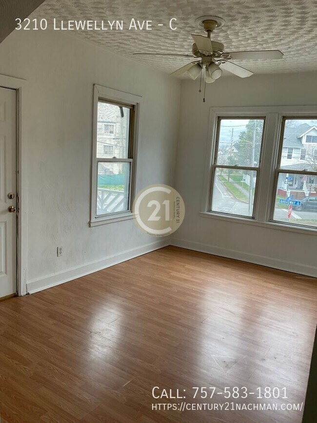 Foto del edificio - 3210 Llewellyn Ave