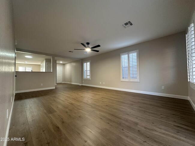 Foto del edificio - 2436 E Meadow Mist Ln