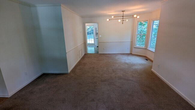 Building Photo - 2 Story 3/2.5 +Bonus Rm / 4th Bed