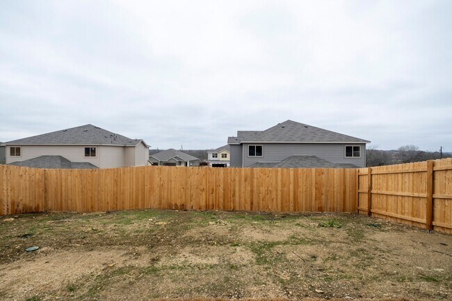 Building Photo - 3 Bedroom, 2 Bath Duplex in Georgetown