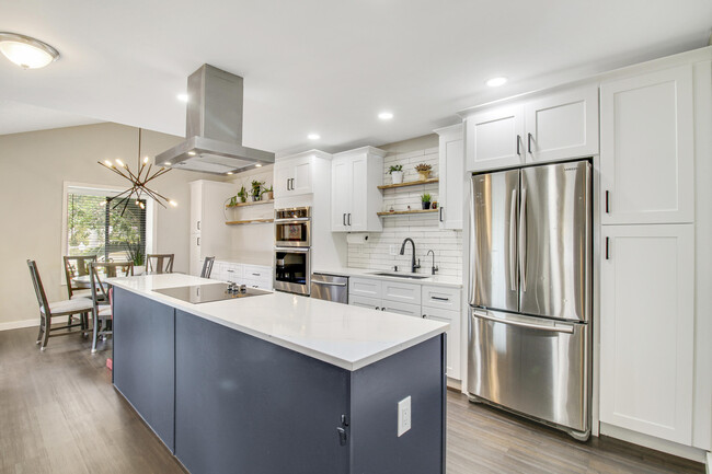 Building Photo - 1004 Summerwinds Ln