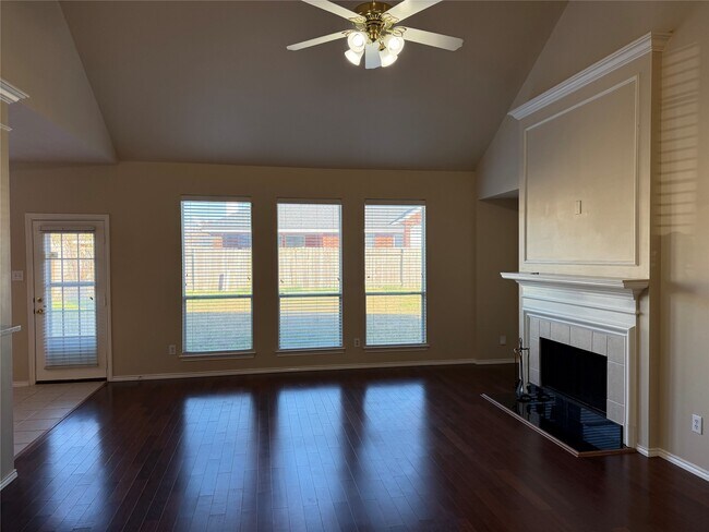 Building Photo - 7218 Broadelm Dr