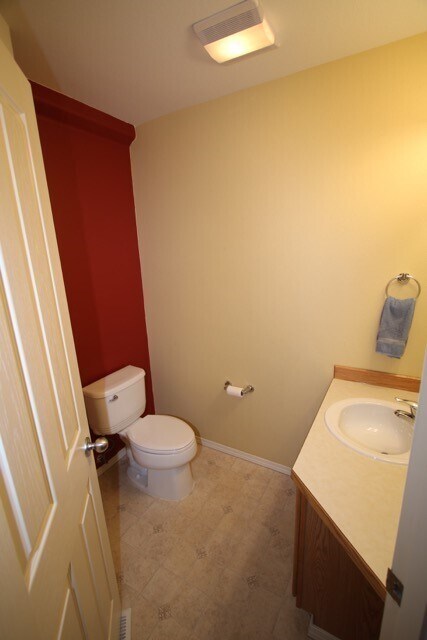 Foto del edificio - 3 Bedroom Condo close to JBER and Shopping!