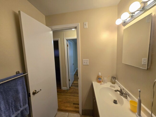 Foto del edificio - 8250 Chase Way