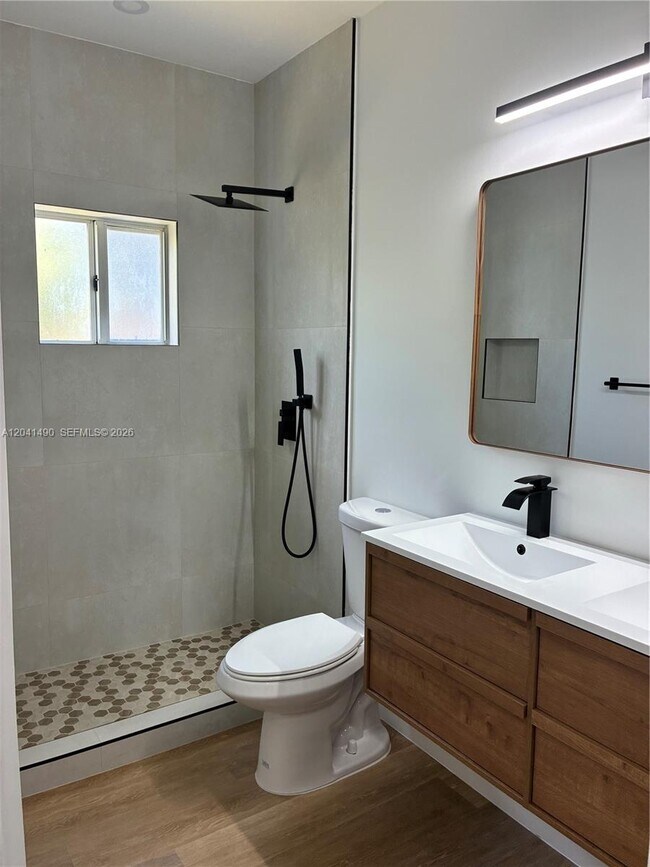 Foto del edificio - 211 SW 15th Terrace