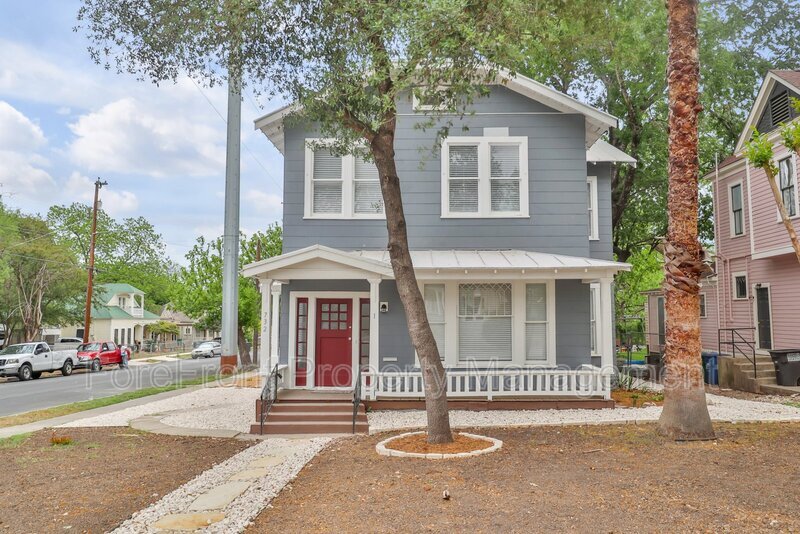 Primary Photo - 732 N Pine St