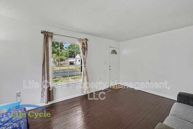Foto del edificio - 2052 Collingwood Ave SW