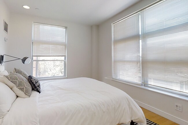 Building Photo - 60 Alban St