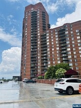 Building Photo - 1040 Harmon Cove Tower