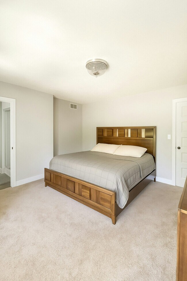 Foto del edificio - 13300 Patchin Dr