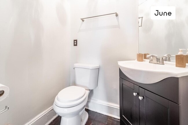 Building Photo - ROOM ONLY in 6-bed/6.0-bath Home