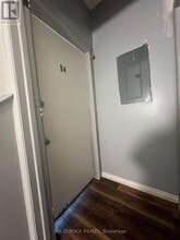 Building Photo - 89 King St W