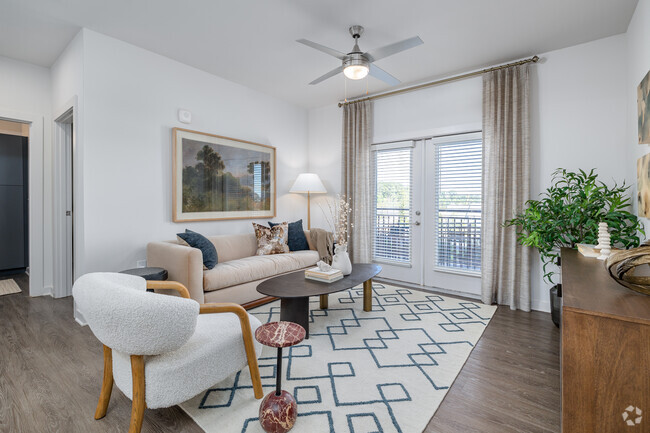 2BR, 2BA - 1,142SF - Living Room - Union Green