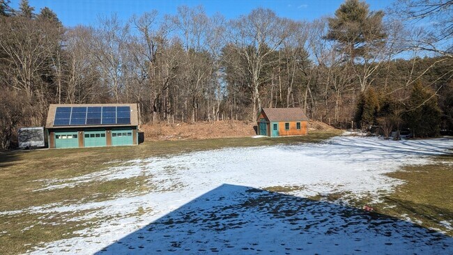 Building Photo - 12 Longmeadow Rd
