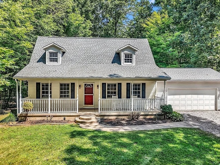 Primary Photo - 428 Grand Ridge Dr