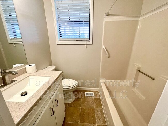 Foto del edificio - 214 New Grade Rd