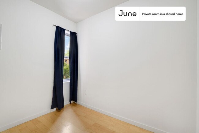 Foto del edificio - Private bedroom in 4 bed/2 bath Home