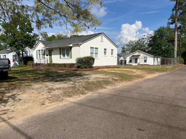 Building Photo - Charming Fully Furnished 1 Bedroom Cottage in Downtown Augusta – All Utilities Included!