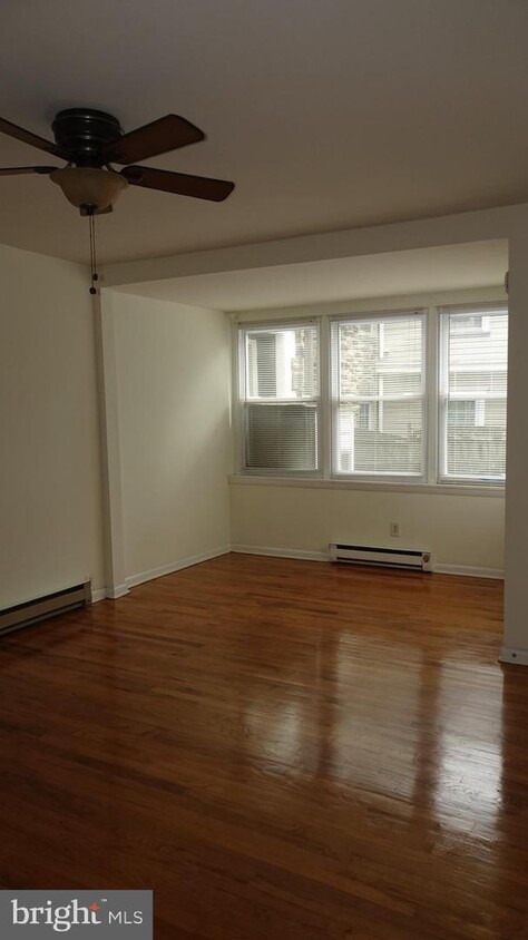 Primary Photo - 7870 Spring Ave